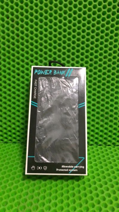 Лот: 21339503. Фото: 1. Power Bank на солнечной батарее... Внешние, портативные аккумуляторы для смартфонов (Power bank)