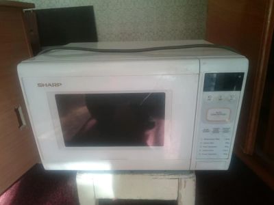 Лот: 9839817. Фото: 1. Микроволновая печь Sharp. Микроволновки, мини-печи