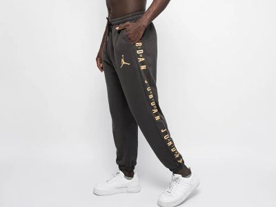 Лот: 20873590. Фото: 1. Брюки спортивные Nike Air Jordan... Брюки, джинсы, шорты