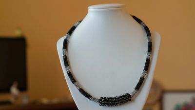 Лот: 16278575. Фото: 1. Чёрно-белый жгут. Цепочки