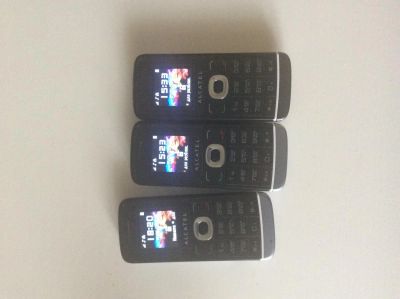Лот: 5322672. Фото: 1. три Alcatel 233 одним лотом. Кнопочные мобильные телефоны