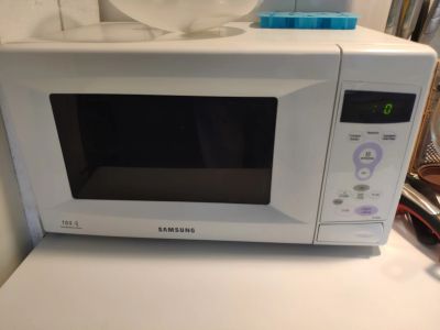Лот: 18980840. Фото: 1. Микроволновка Samsung M1736NR... Микроволновки, мини-печи
