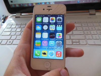 Лот: 9863165. Фото: 1. Iphone 4 белый СеГоДнЯ ОтДаМ ЗА... Смартфоны