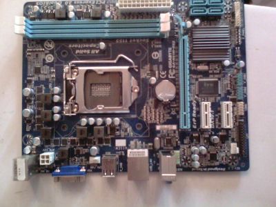 Лот: 5159597. Фото: 1. Материнская плата Gigabyte GA-H61M-DS2... Материнские платы