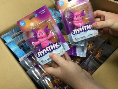 Лот: 8602604. Фото: 1. Игрушка Застенчивый Лунтик в наличии. Конструкторы