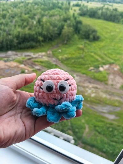 Лот: 23336053. Фото: 1. Плюшка-медузка, игрушка. Авторские куклы, игрушки, поделки