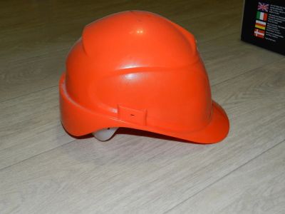 Лот: 3117032. Фото: 1. каска UVEX эйрвинг. Защитные очки, каски, перчатки