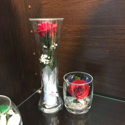 Лот: 12846611. Фото: 1. Живая роза в стекле. Оригинальный... Свежие цветы