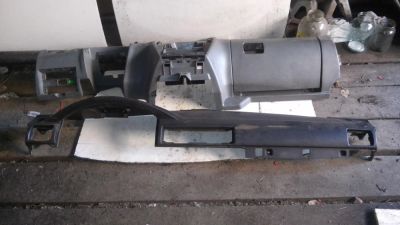 Лот: 8165003. Фото: 1. ГАЗ 31105 панель. Салон