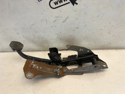 Лот: 23246421. Фото: 1. педаль тормоза Ford Focus CB4. Двигатель и элементы двигателя