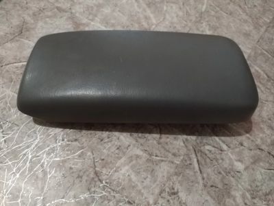 Лот: 13314384. Фото: 1. Подлокотник Toyota Corona Premio. Салон