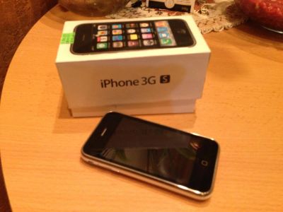 Лот: 3531529. Фото: 1. iPhone 3gs 16gb+силиконовый чехол... Смартфоны