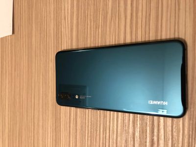 Лот: 12781847. Фото: 1. Huawei P20. Смартфоны