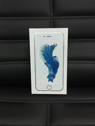 Лот: 10353698. Фото: 1. iPhone 6s 16gb silver. чехол и... Смартфоны