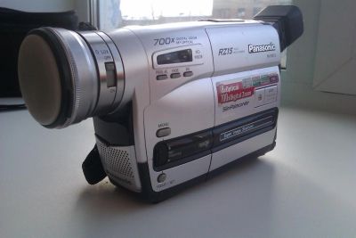 Лот: 3688936. Фото: 1. Видеокамера Panasonic NV-RZ15... Видеокамеры