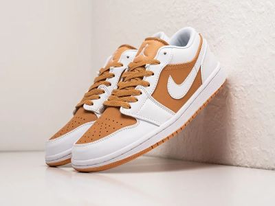 Лот: 24976607. Фото: 1. Кроссовки Nike Air Jordan 1 Low. Кеды, кроссовки, слипоны