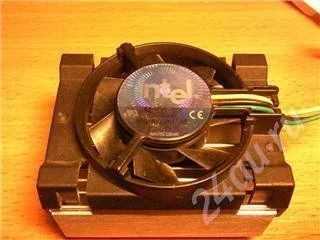Лот: 246821. Фото: 1. Кулер Сокет 370 Intel BOX. Системы охлаждения