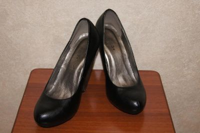 Лот: 6103907. Фото: 1. Туфли жен. р.35. Туфли