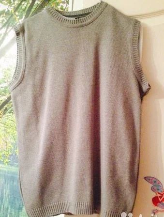 Лот: 8839052. Фото: 1. Жилет. Свитеры, толстовки, худи