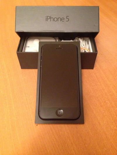 Лот: 3298148. Фото: 1. iphone 5 16gb black [Состояние... Смартфоны