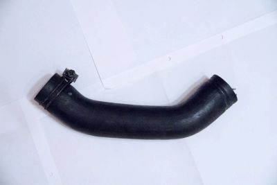 Лот: 6133874. Фото: 1. Патрубок радиатора нижний Subaru. Двигатель и элементы двигателя