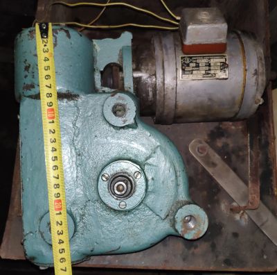 Лот: 18772857. Фото: 1. Редуктор с двигателем (180 W... Лебедки, тали