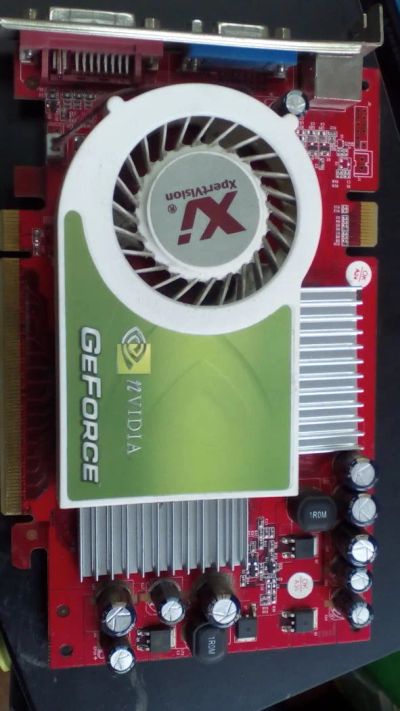 Лот: 8478308. Фото: 1. Видеокарта GeForce 7600GT. Видеокарты