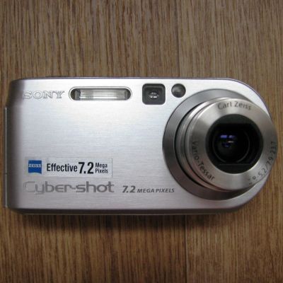Лот: 13295314. Фото: 1. Фотоаппарат Sony Cyber-shot DSC-P200... Цифровые компактные