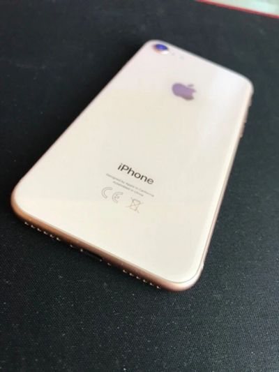 Лот: 12318816. Фото: 1. Iphone 8 64gb Gold. Смартфоны