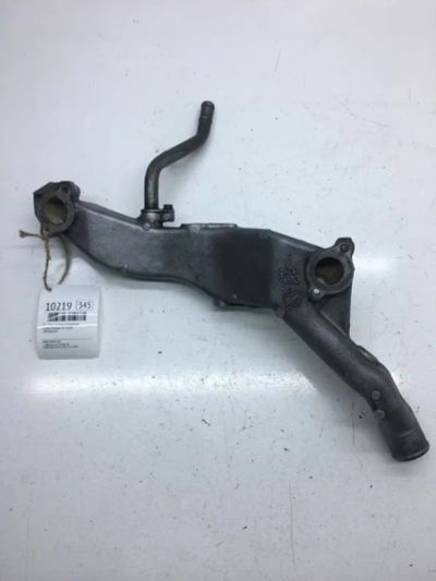 Лот: 20376885. Фото: 1. Патрубок системы охлаждения Subaru... Двигатель и элементы двигателя