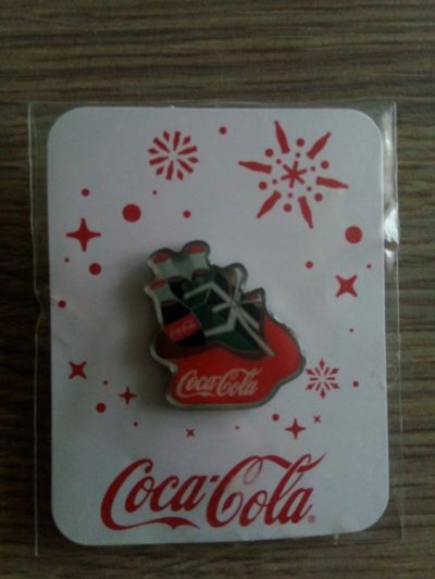 Лот: 11624272. Фото: 1. Значок coca-cola подарки. Сувенирные