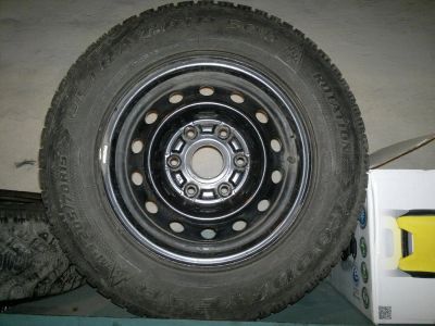 Лот: 3603025. Фото: 1. Зимние шипованные колеса Goodyear... Шины на дисках