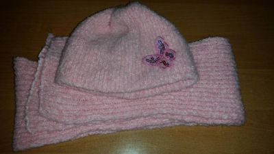 Лот: 6202416. Фото: 1. Розовая шапка и шарф для девочки. Головные уборы