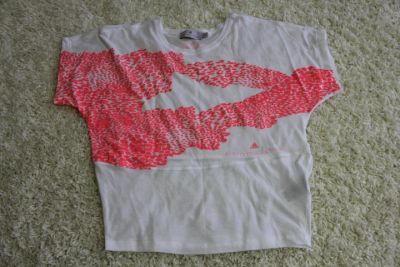 Лот: 6324057. Фото: 1. Футболка Adidas by Stella McCartney... Футболки, топы и майки