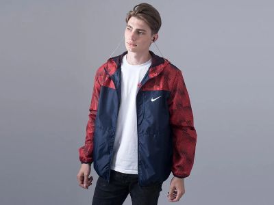 Лот: 12686305. Фото: 1. Ветровка Nike (6846) Размер одежды... Верхняя одежда