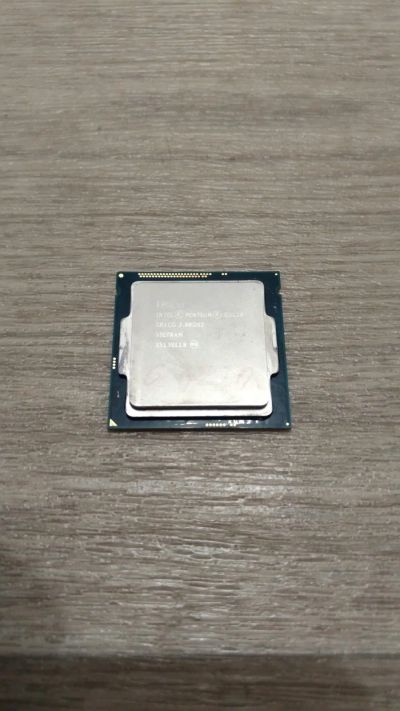 Лот: 16209889. Фото: 1. Intel G3220 2x3000mgz 1150. Процессоры