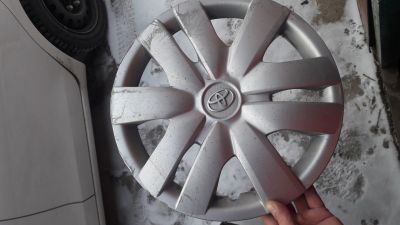 Лот: 12774217. Фото: 1. Колпаки 14 оригинал Toyota. Колпаки