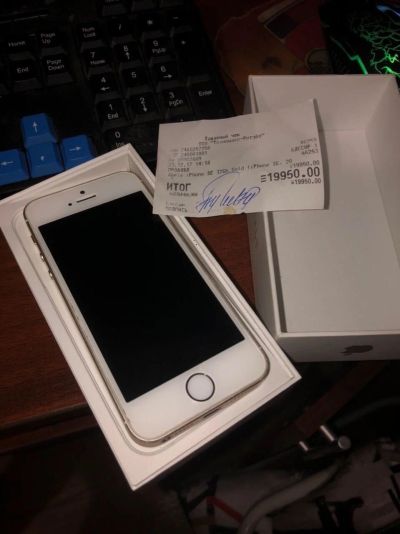 Лот: 15327838. Фото: 1. iPhone SE Gold 32Gb состояние... Смартфоны