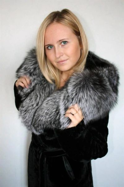 Лот: 3432770. Фото: 1. Шуба(бобер) с красивым капюшоном... Верхняя одежда