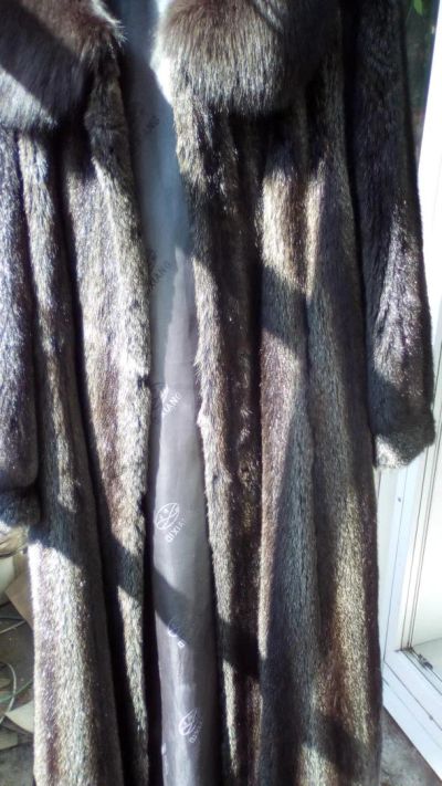 Лот: 11434560. Фото: 1. продам шубу нутриевую. Верхняя одежда