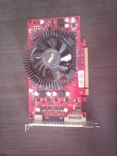 Лот: 5488553. Фото: 1. ведеокарта Nvidia 9800GT 1 GB. Видеокарты
