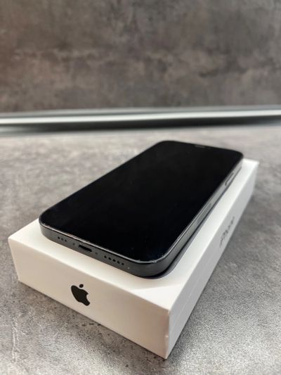 Лот: 20208426. Фото: 1. Отличный Apple iPhone 12 64Gb... Смартфоны