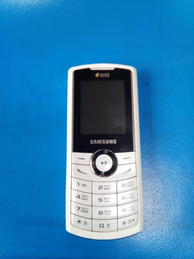 Лот: 9674955. Фото: 1. Samsung GT-T2232 c зарядкой. Кнопочные мобильные телефоны