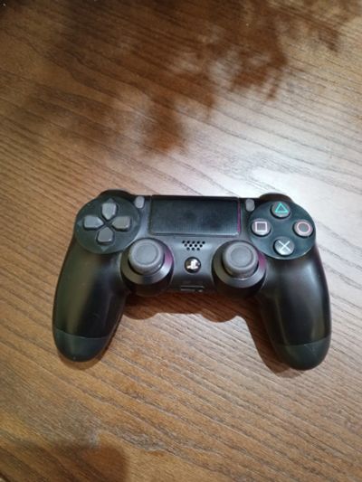 Лот: 21241531. Фото: 1. Джойстик номер 1 dualshock 4 неисправен. Аксессуары для игровых приставок, консолей, геймпады