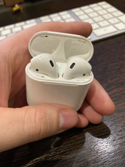 Лот: 17819725. Фото: 1. Продам б/у наушники Apple Airpods... Наушники, гарнитуры