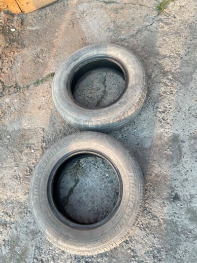 Лот: 20316601. Фото: 1. Две покрышки Bridgestone R13 175... Шины
