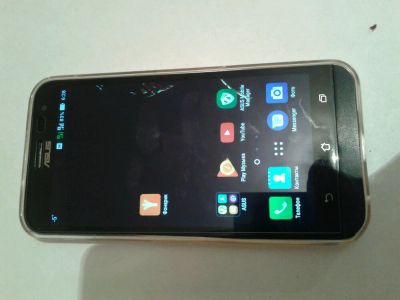 Лот: 11223044. Фото: 1. Смартфон ASUS ZenFone 500Kl (13mps... Смартфоны
