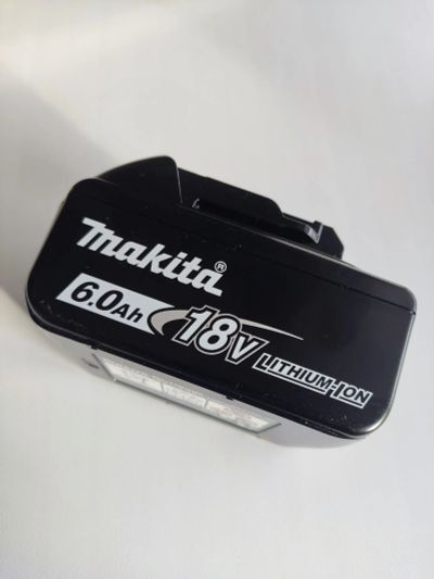 Лот: 19144906. Фото: 1. Аккумулятор Makita BL1860B оригинал... Электроинструмент