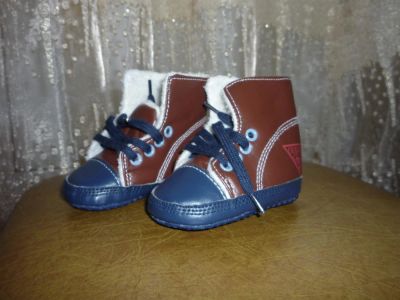 Лот: 3167548. Фото: 1. пинетки Guess для малыша. Пинетки