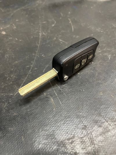 Лот: 23512587. Фото: 1. Ключ выкидной kia rio 3 оригинал. Другое (автозапчасти)